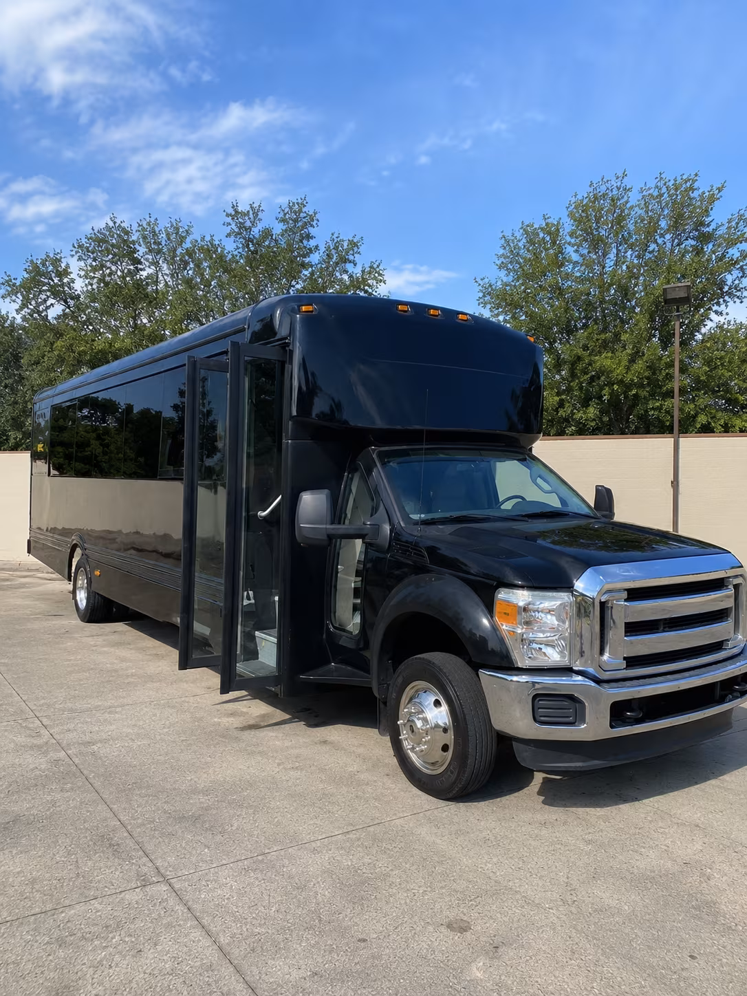 corporate wine tour bus rentals for bellevue groups and events