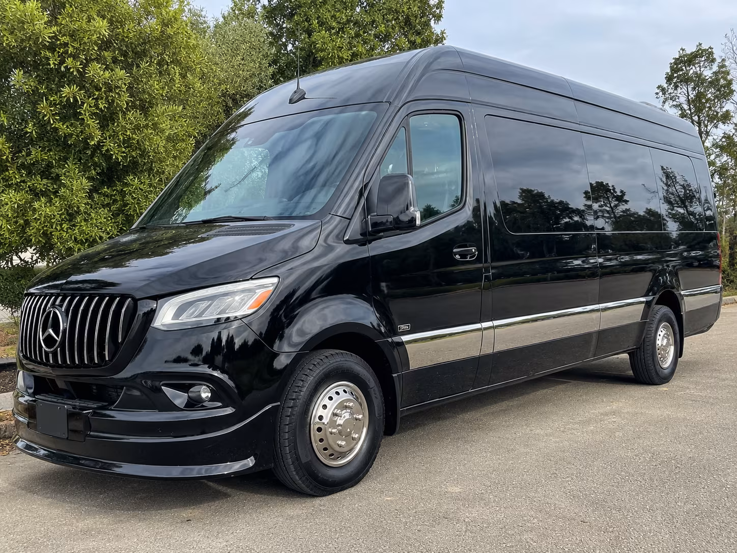 find and book transportation for your next airport transfer 1